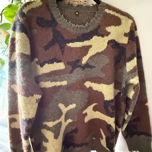 100% cashmere R13 Brown and Green Camouflage Crewneck Sweater - Picture 2 of 8